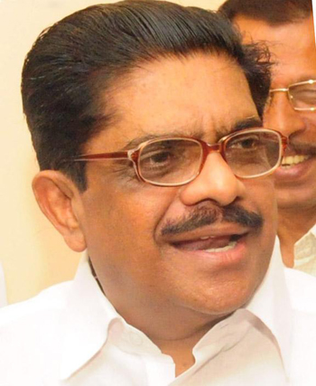 സംഘ്പരിവാര്‍ രീതി അനുകരിക്കുന്നത് ആശയ പാപ്പരത്തം -സുധീരന്‍